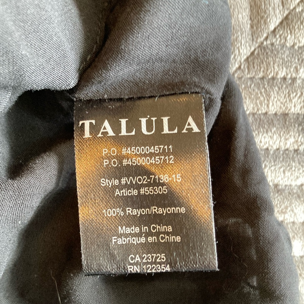Aritzia Talula Women's Black Midi A-Line Skirt with Pleated High-Low Hem Size M - Picture 12 of 13